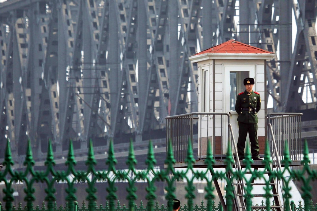 Reuters: Северная Корея закрывает посольства по всему миру