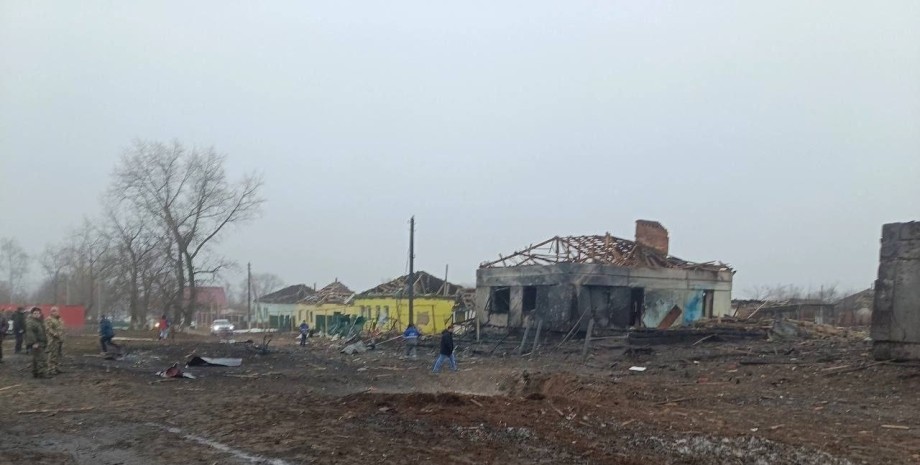 Наконец-то бомбят Воронеж. Улицы не осталось: под Воронежем российская ракета упала на жилые дома (Видео)