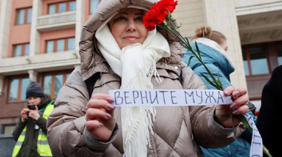 Женский фактор против военного путинизма