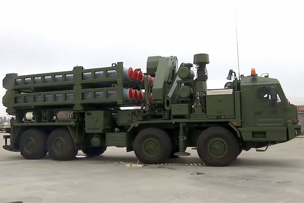 Рашистские оккупанты подорвались на своих минах на новом ЗРК С-350 "Витязь". Видео