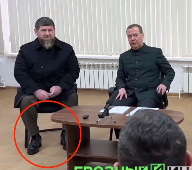Пынеходы или Донходы. В сети иронизируют с необычной обуви Кадырова