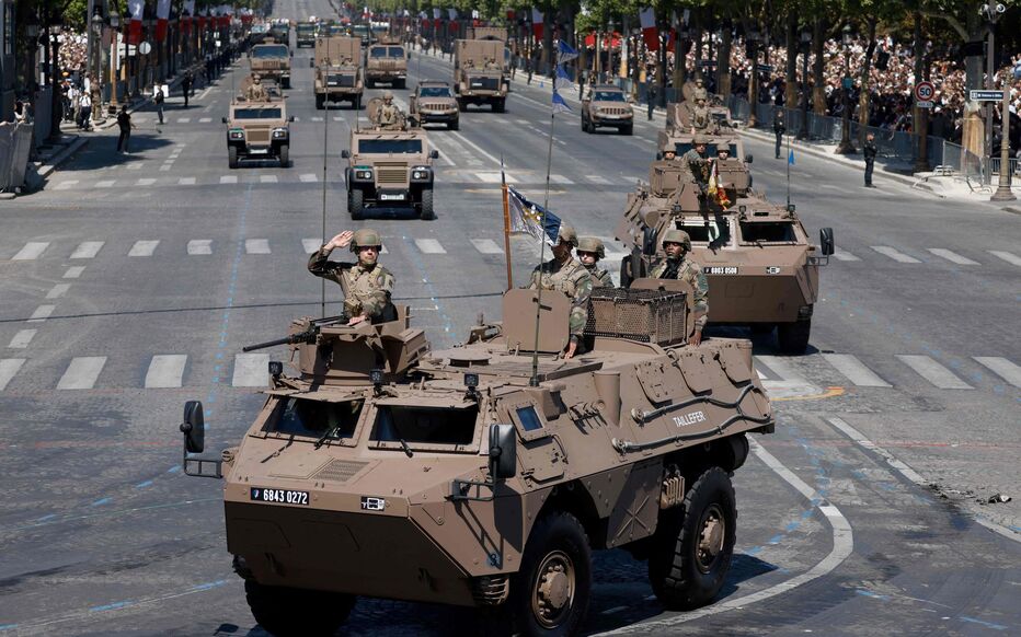 Франция передаст Украине сотни единиц бронетехники и ракеты Aster