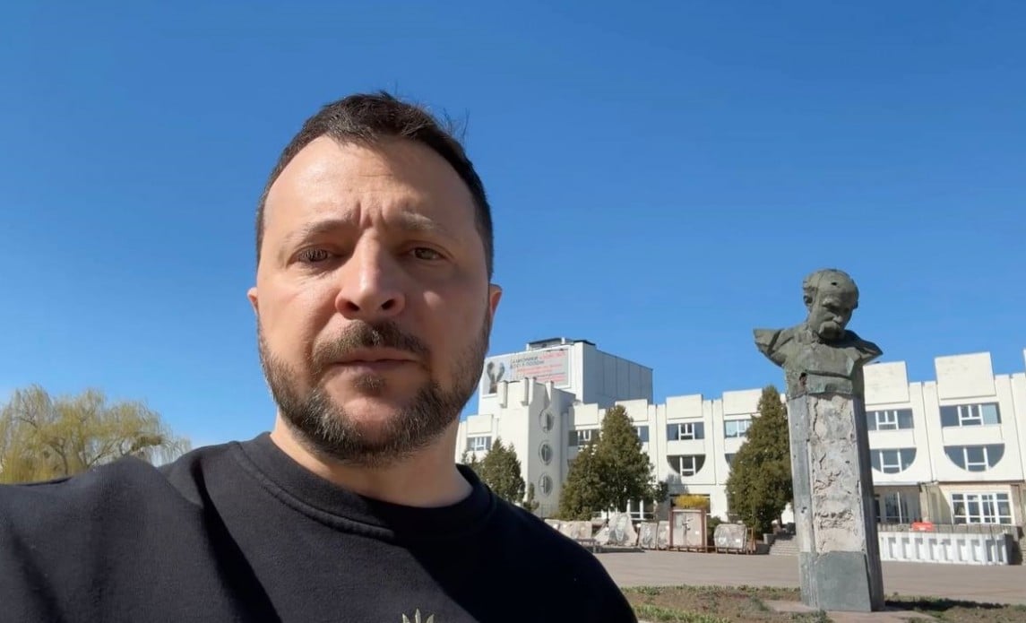 Зеленский на местах зверств оккупантов на Киевщине: Украина обязательно победит (Видео)