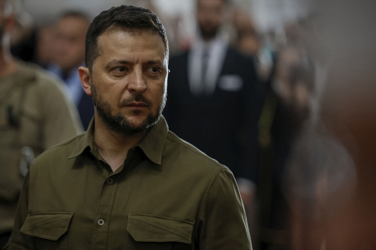 Зеленский ответил Фицо, который оскорбил словаков за сбор денег на снаряды Украине