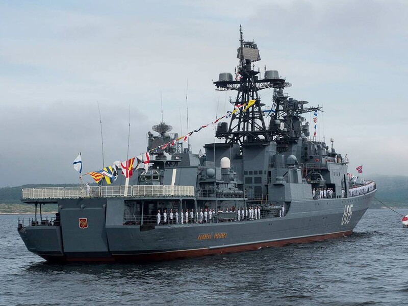 "Классно учения проходят, чуваки". Плетенчук сообщил, что в Баренцевом море горит российский военный корабль