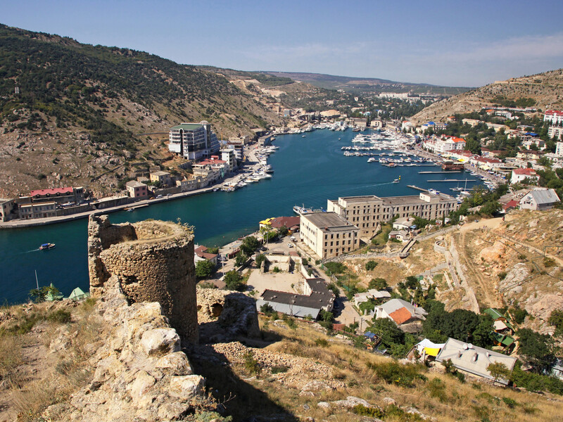 В Севастополе прогремели взрывы. Пишут о "прилете" в районе дислокации ПВО