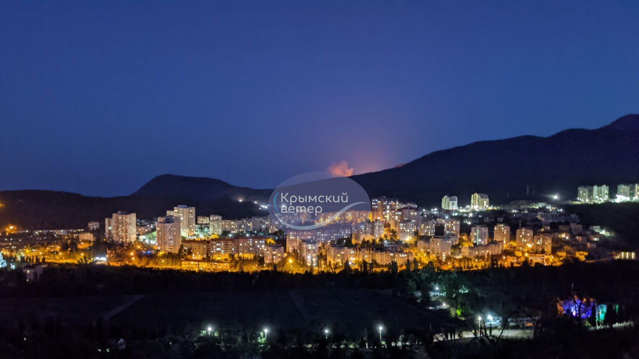 Возле Алушты слышали взрыв, горит газораспределительный узел (Видео)