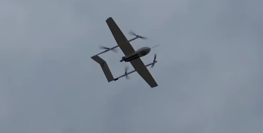 БПЛА атаковали несколько регионов РФ и Крым. Среди целей — воинская часть