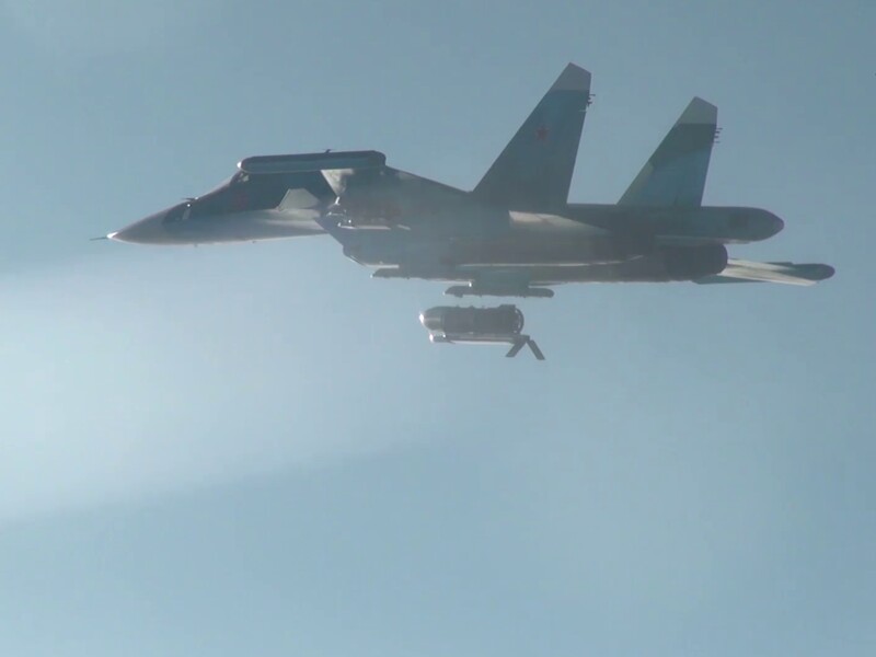 "Следующим, скорее всего, будет Харьков". Оккупанты впервые ударили полуторатонной авиабомбой по Купянску-Узловому, в ОВА сообщили о раненом