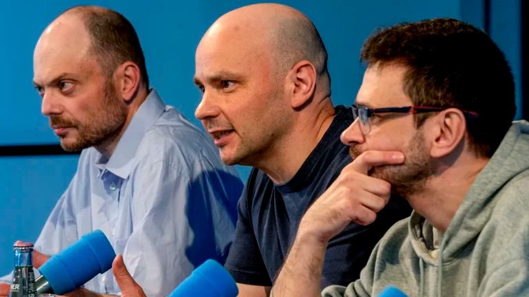 История учит украинцев не доверять словам