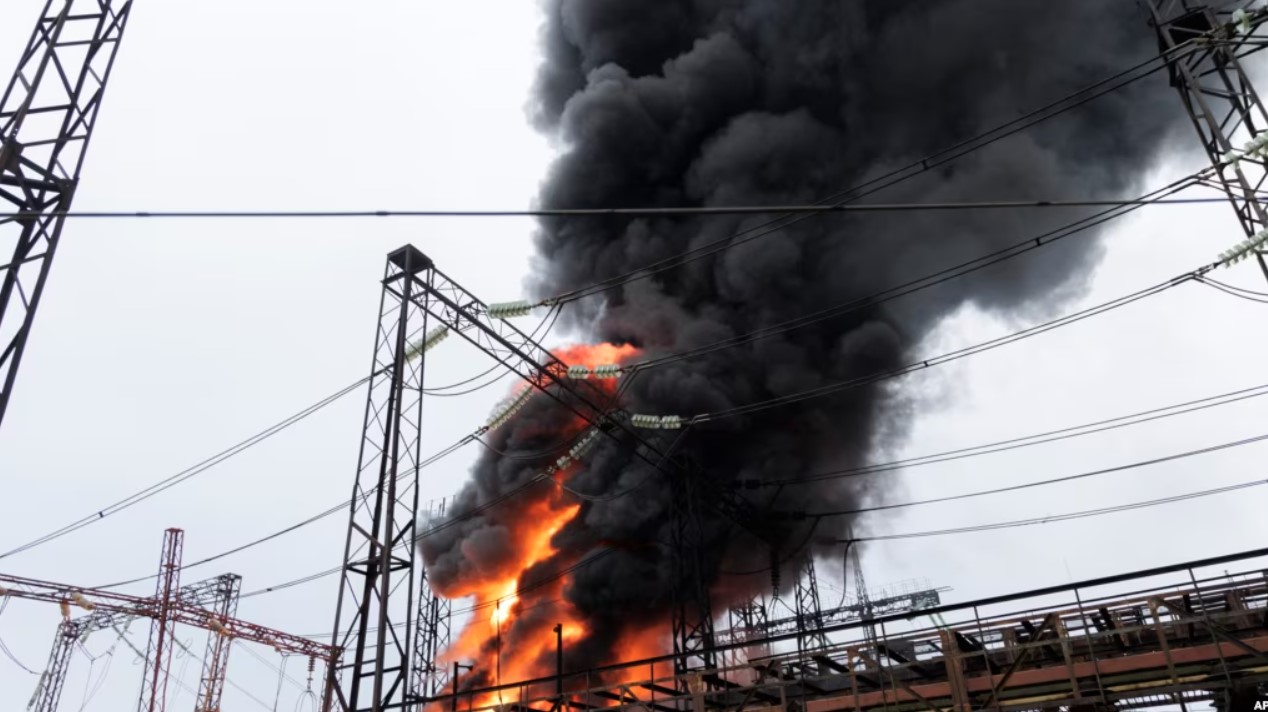 Рашисты впервые атаковали украинскую энергетику кассетными боеприпасами, – Шмигаль