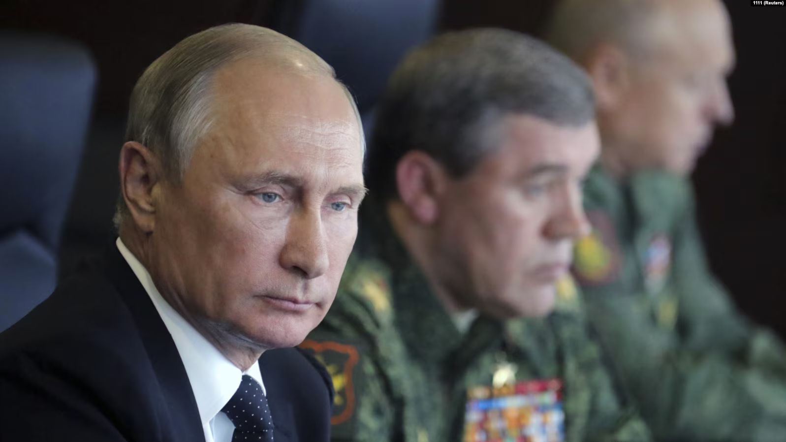 Путин злит свою армию