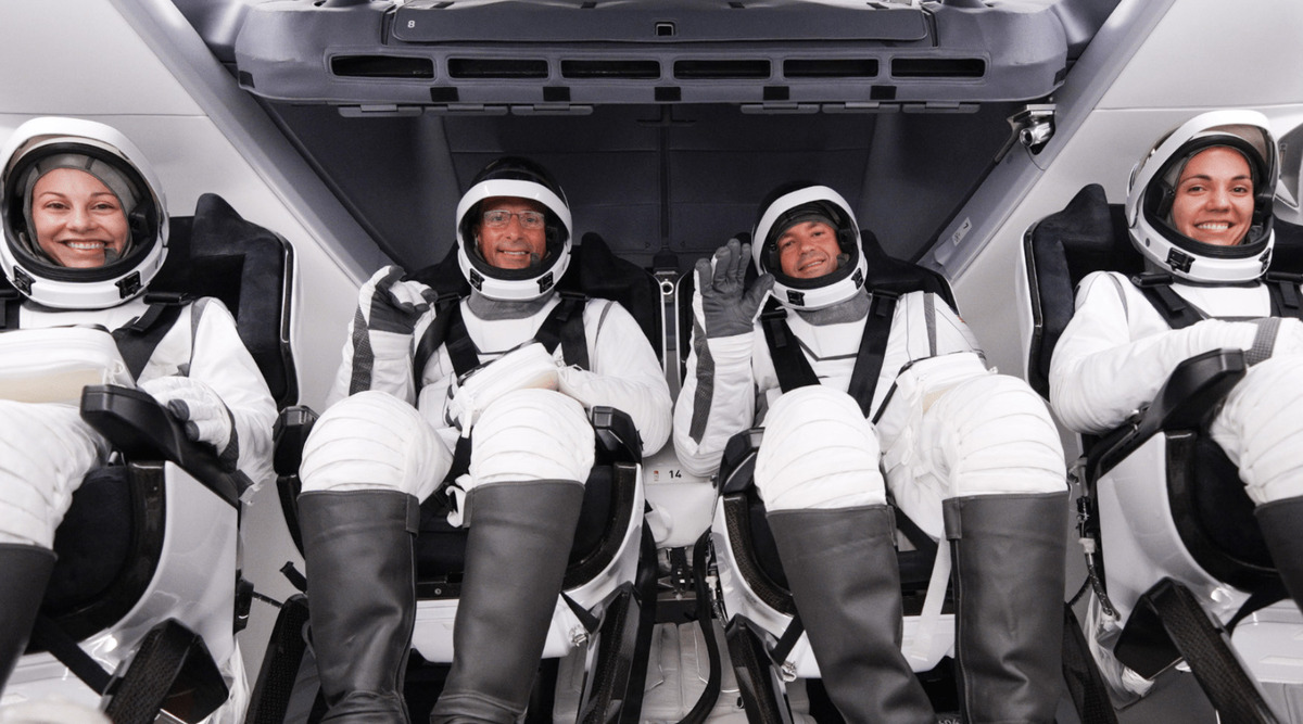 Участники космической миссии Polaris Dawn благополучно вернулись на Землю