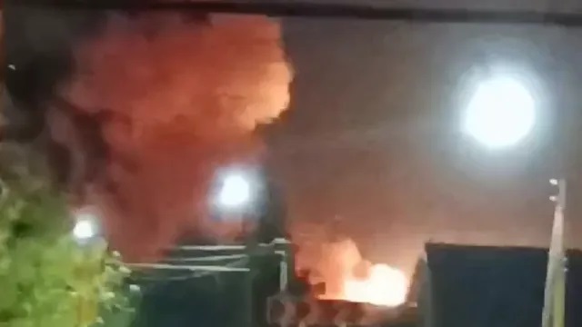 ⚡В Краснодарском крае раздались взрывы: пылает склад боеприпасов в Тихорецке. Видео