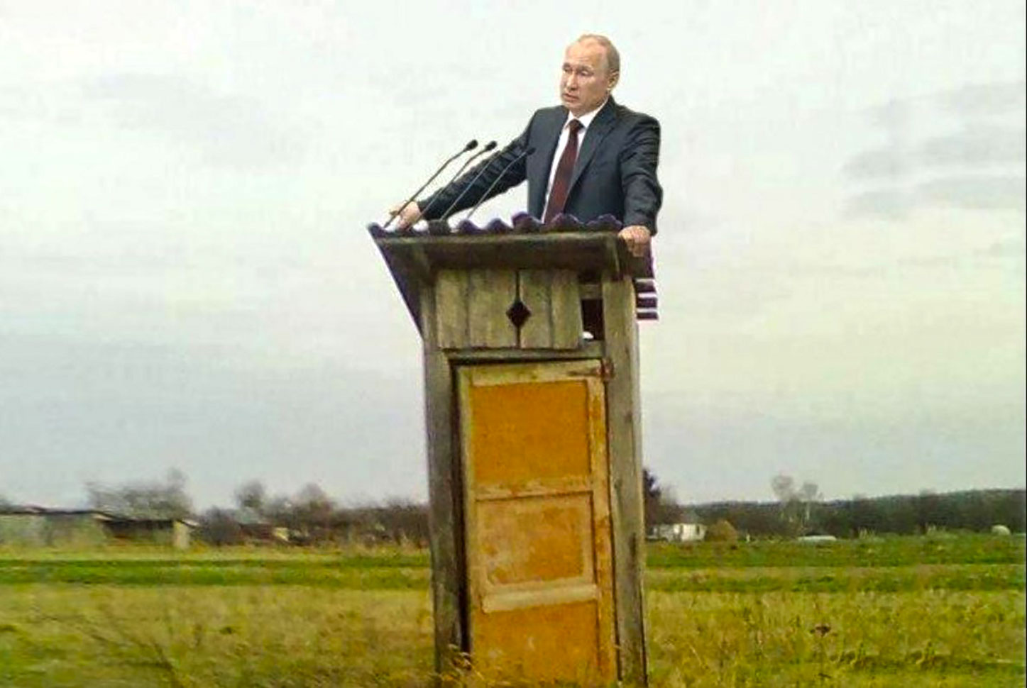 У россии два друга: путин и писсуары