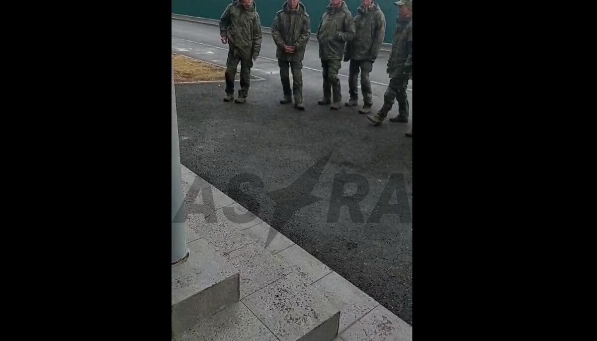 Прибытие северокорейских военных на базу РФ зафиксировали на видео