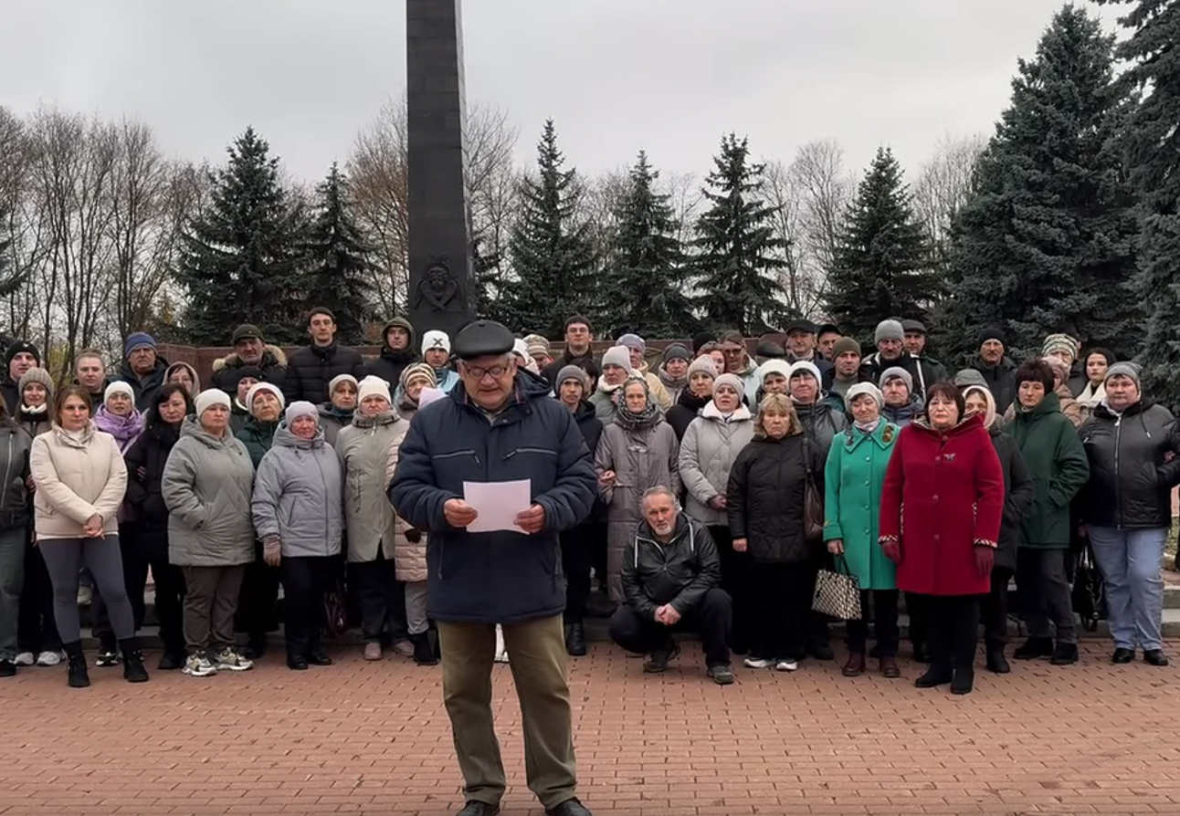 Россияне призвали Путина закончить эту "проклятую войну" (Видео)
