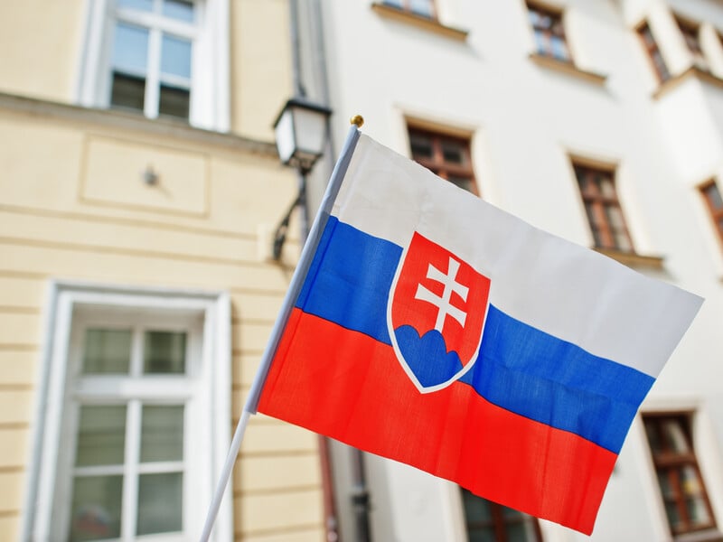 Словакия закрывает единственное консульство в россии: что это значит для россиян