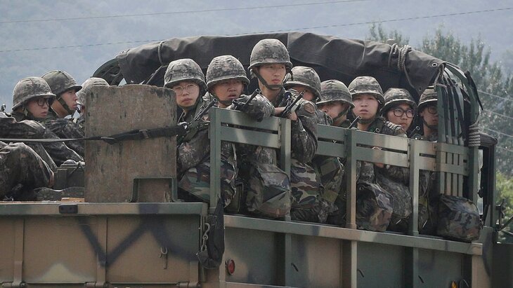 "Сунут по 30-50 человек в полный рост": военный рассказал, как солдаты КНДР становятся мишенями для ВСУ на Курщине