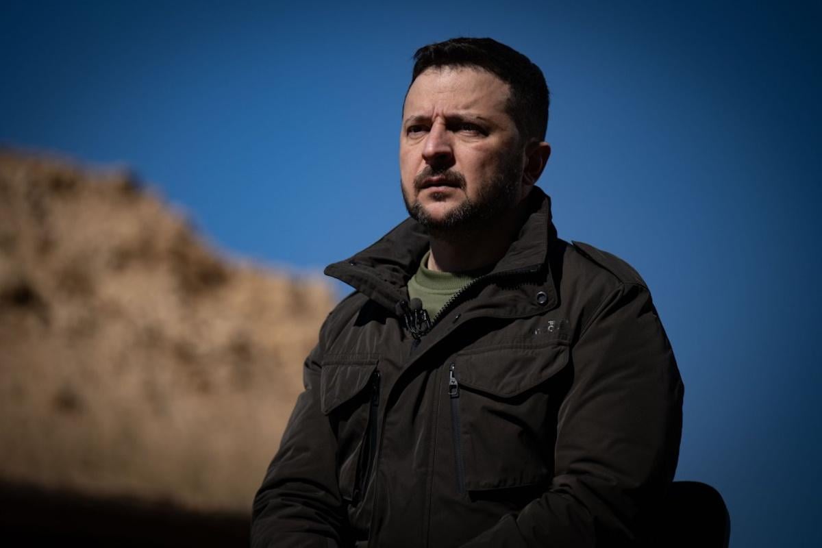 После атаки на Казань: Зеленский пообещал новые удары по военным базам в РФ