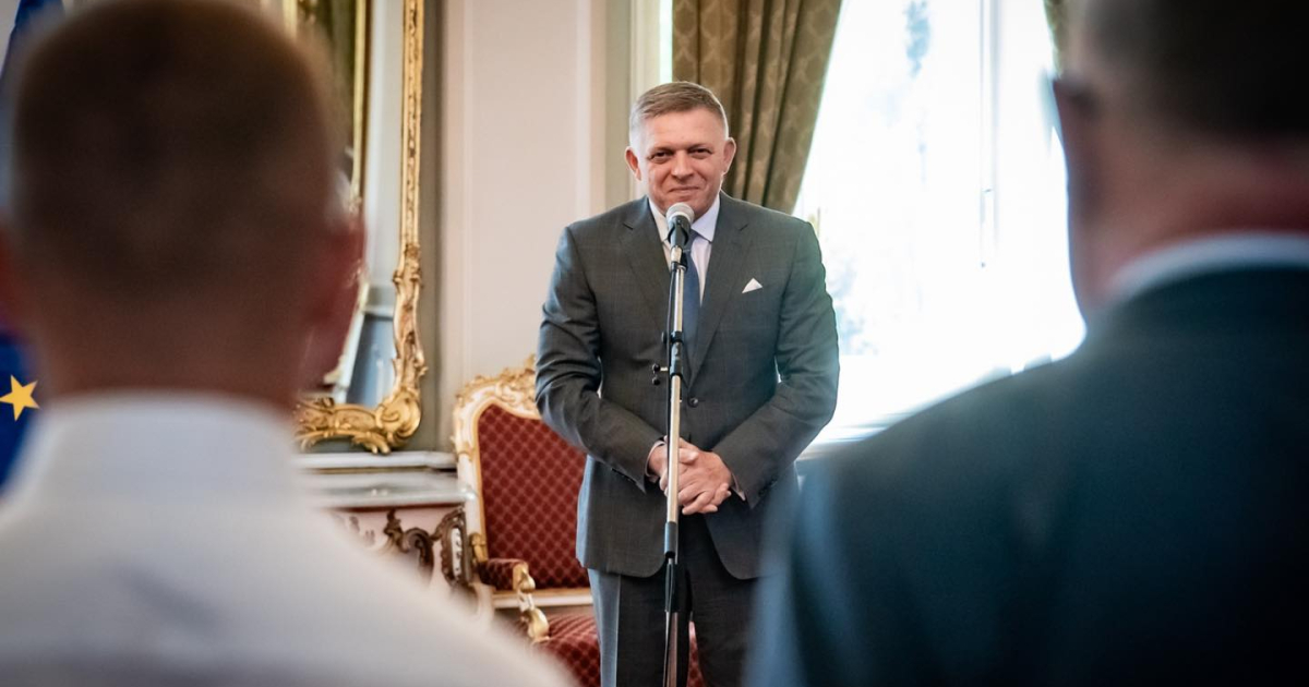 Фицо, ездивший обниматься с Путиным, обозвал Зеленского "нищим и шантажистом"