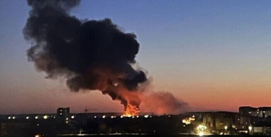 Украинские дроны атаковали Ростовскую область: сообщают о попадании в вокзал и ГРЭС. Видео