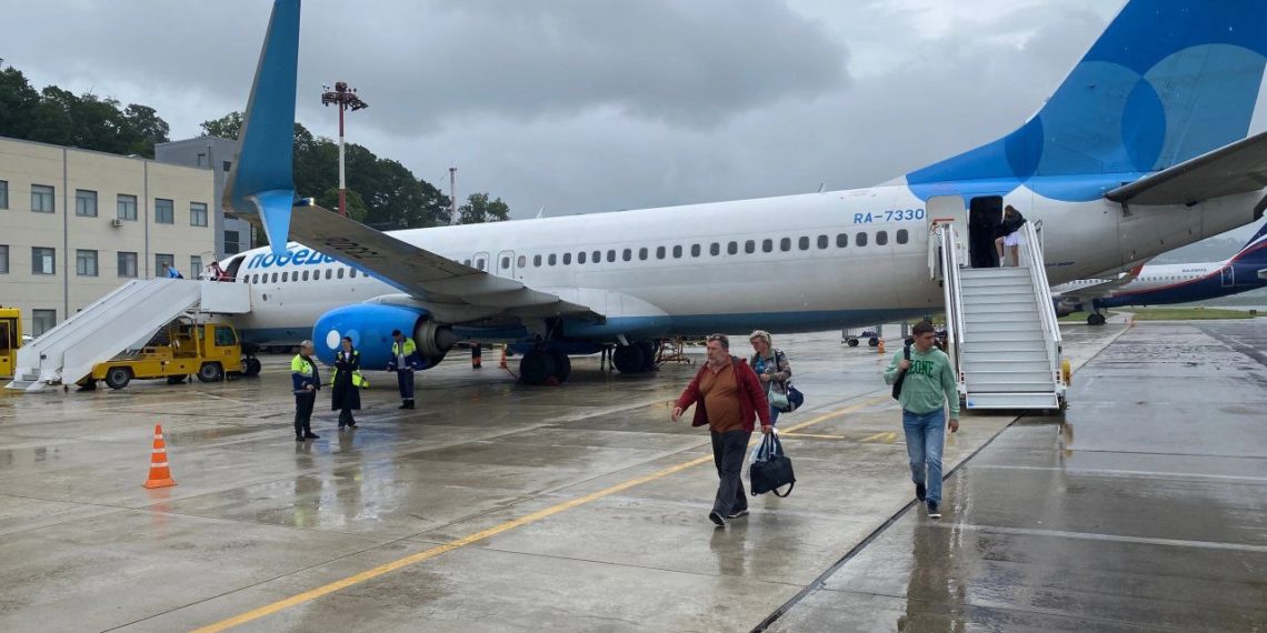 Дроны атаковали Сочи: россияне в панике бежали с пляжей. Видео