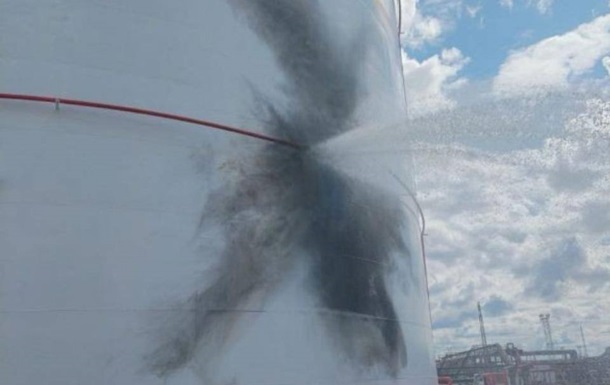 Беспилотники атаковали Ухтинский НПЗ в Коми (Видео)