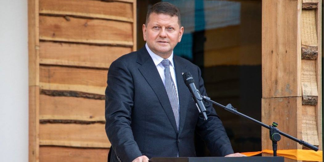 Не создаю ни штабов, ни партий: Залужный раскритиковал медиа за распространение фейков