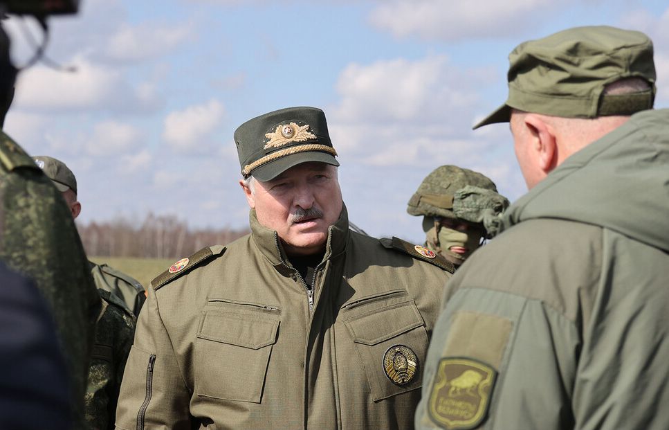 Лукашенко начал внезапную проверку боеготовности белорусской армии