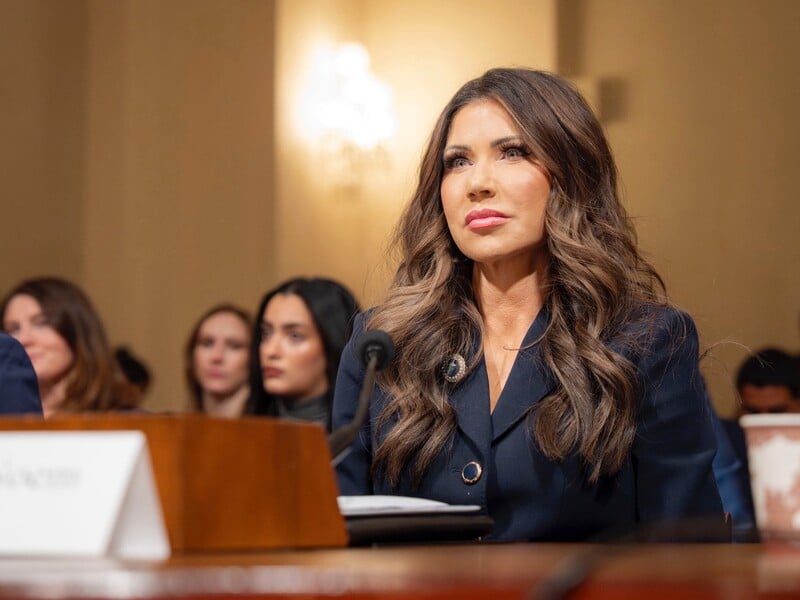 США приостановили программу розыгрыша Green Card. Какая причина