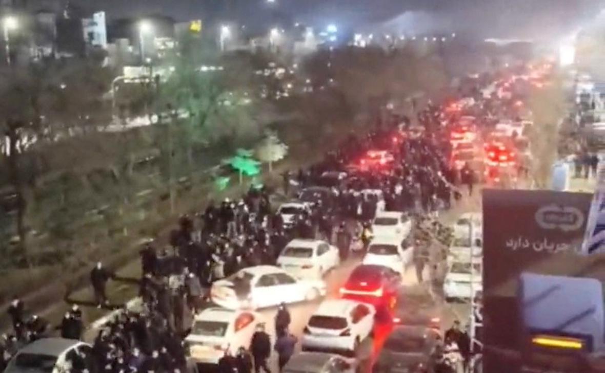 СМИ: Погибших во время протестов в Иране может быть до 20 тысяч