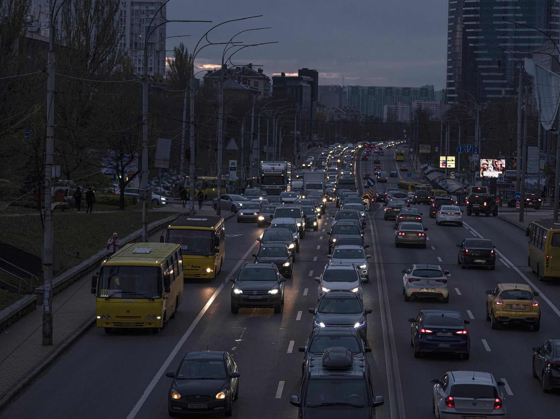 «Ну-ка немедленно сократите продолжительность отключений!..»