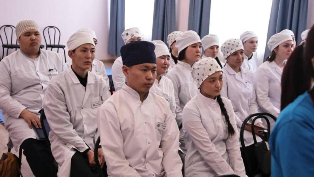 В «лнр» дефицит врачей компенсируют студентами