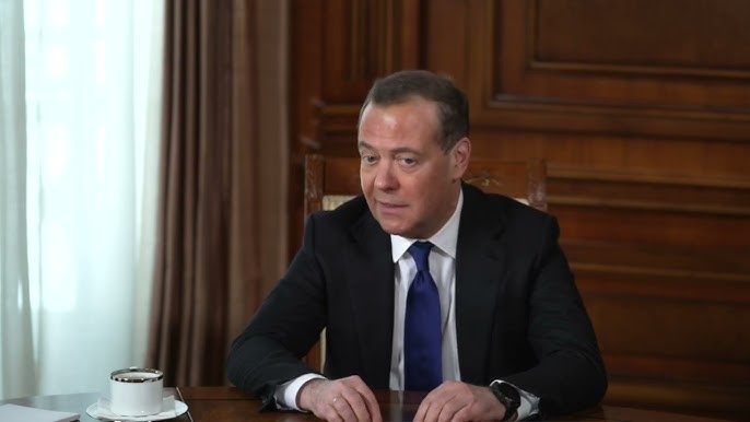 "Переговоры совсем не главное": Медведев признал, что мир Россию не интересует