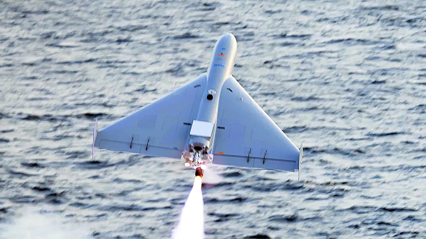 Илон Маск прокомментировал заявления об использовании Starlink в новом американском дроне LUCAS