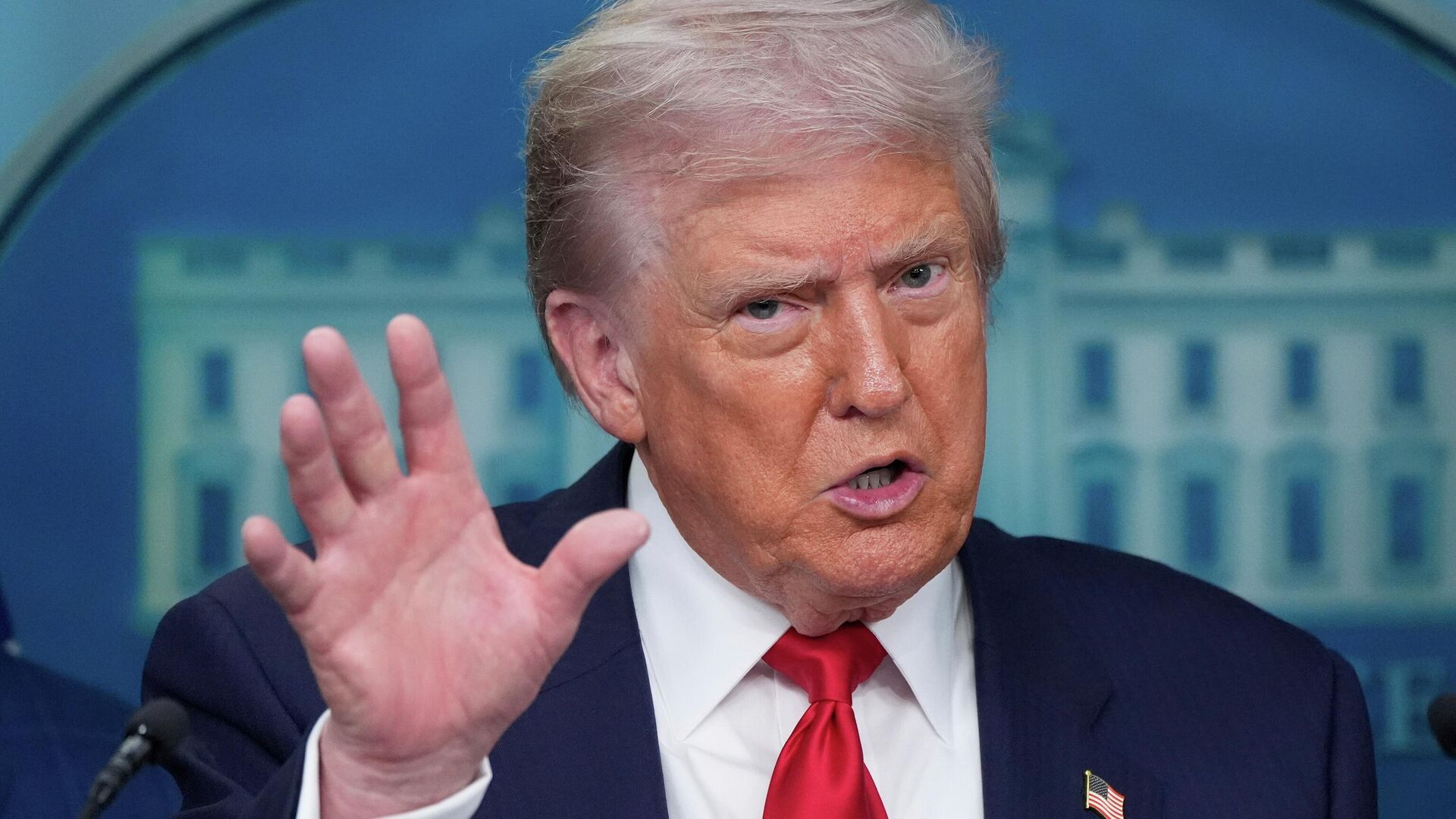 Трамп заявил о победе над Ираном и анонсировал сокрушительный удар