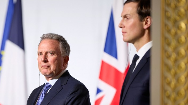 Команда Трампа ищет в Иране контактное лицо для мирных переговоров вместо Аракчи – Axios