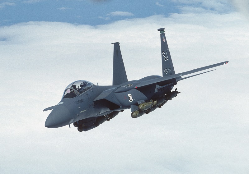 СМИ: Иран впервые с начала войны сбил американский истребитель F-15 и поисковый вертолёт