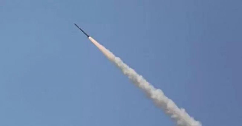 Крым находится под атакой: раздаются взрывы, частично пропал свет (Видео)