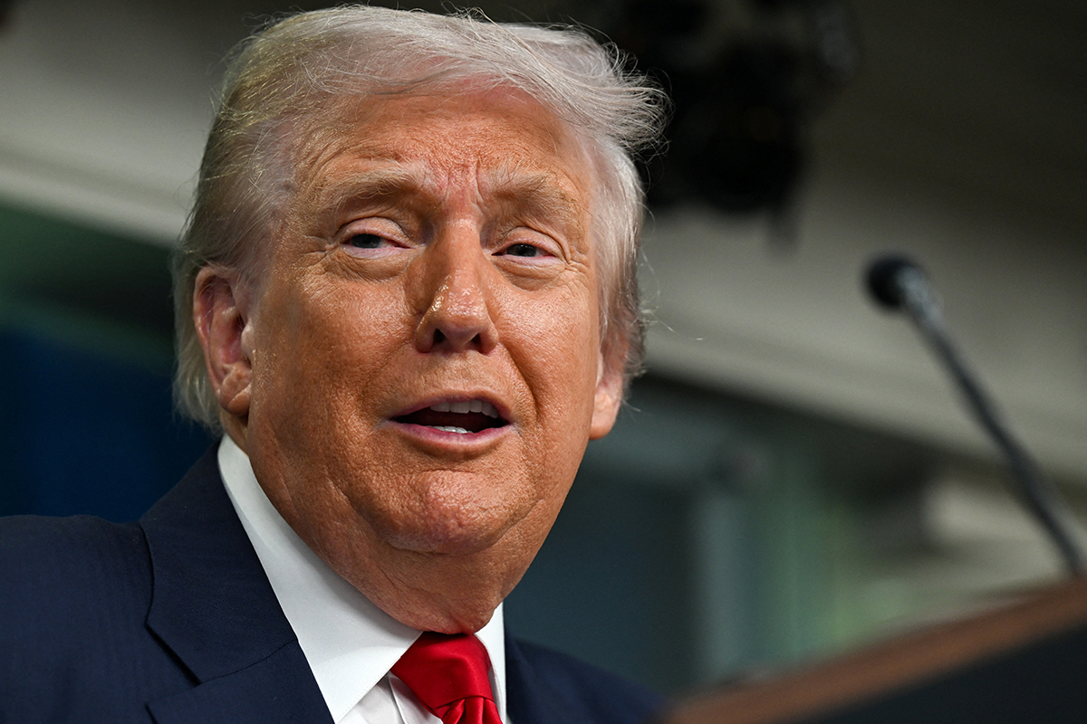 Трамп заявил, что хорошо ладит с "геем-аятоллой" Хаменеи и хочет с ним встретиться