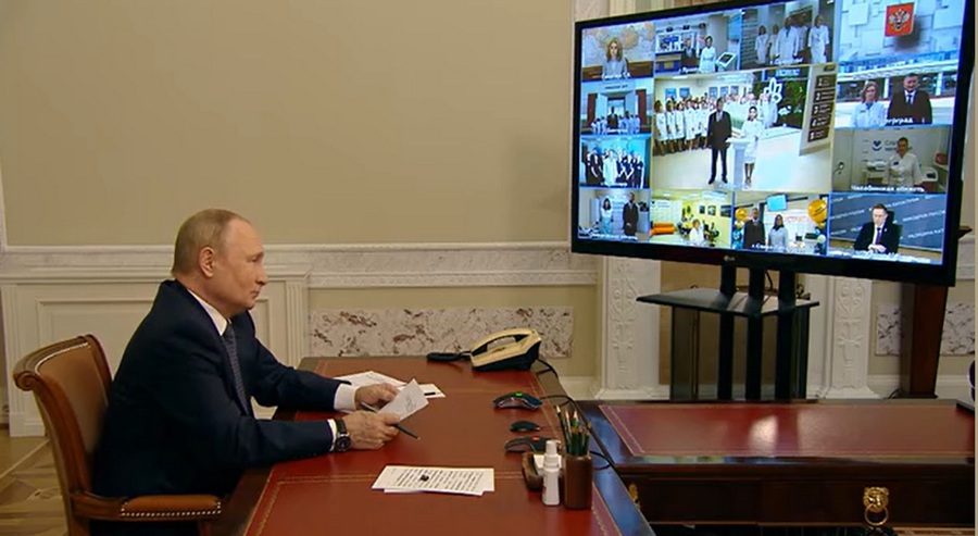 Проект "Главный зритель": как Путину годами готовили отдельные выпуски новостей (Видео)
