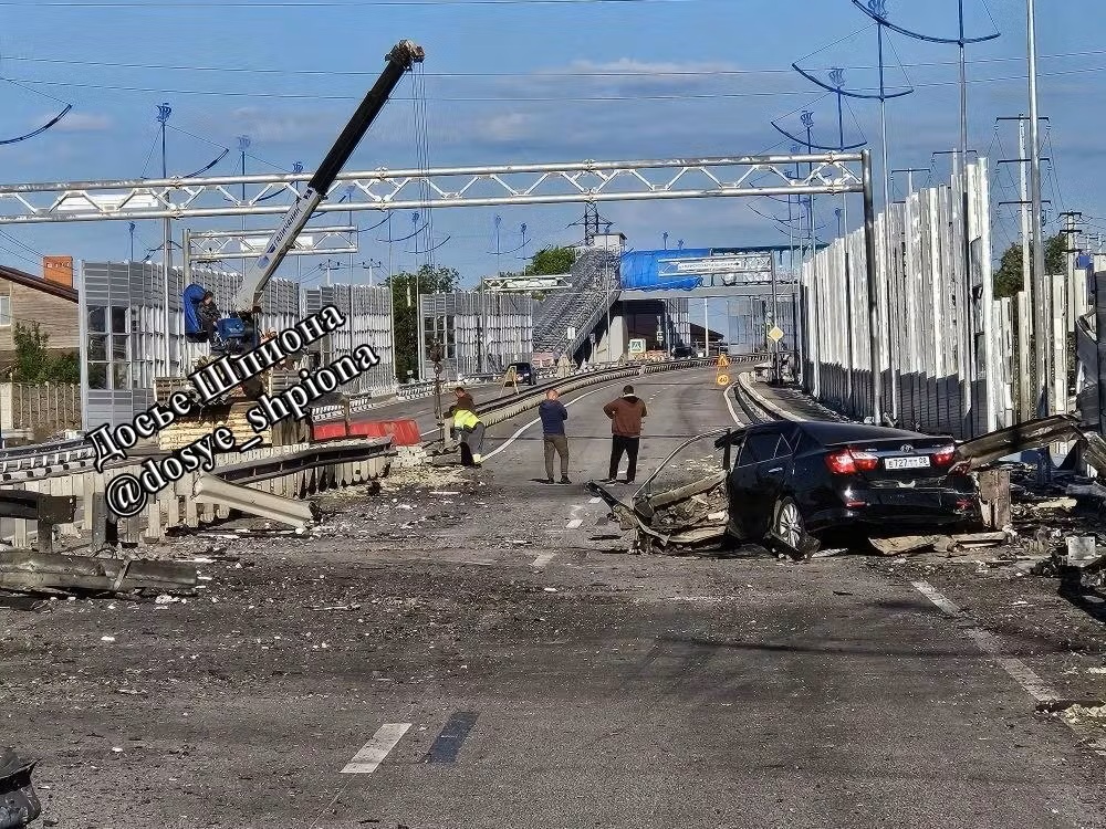 В оккупированном Новоазовске атакован важный для россиян мост