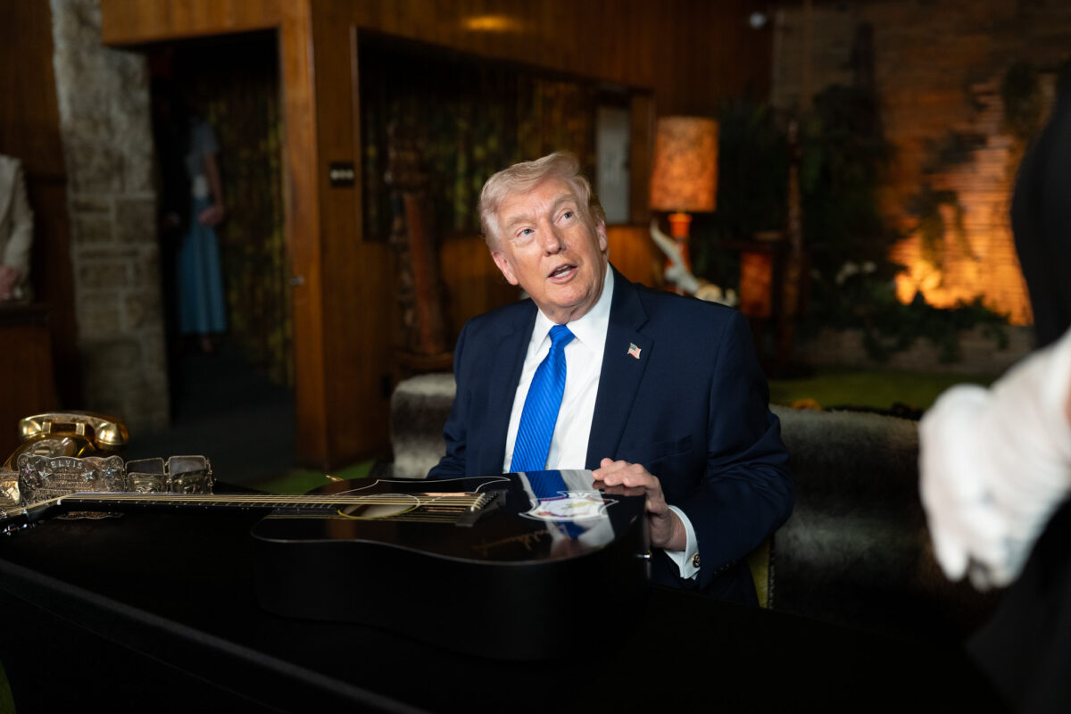 Axios: Трамп намекнул, что может отказаться от требований к Украине выйти с Донбасса