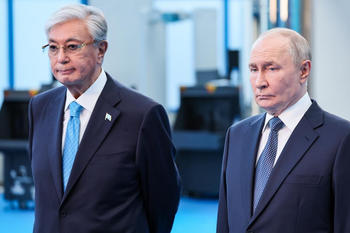 Токаев призвал Путина заморозить войну в Украине