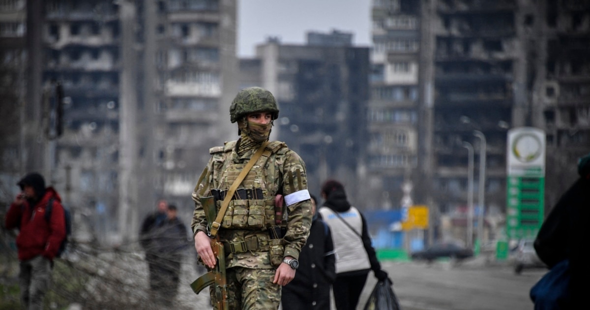 Россия стала активно заселять оккупированные территории Украины военными преступниками и их "наследниками": куда и чем заманивают