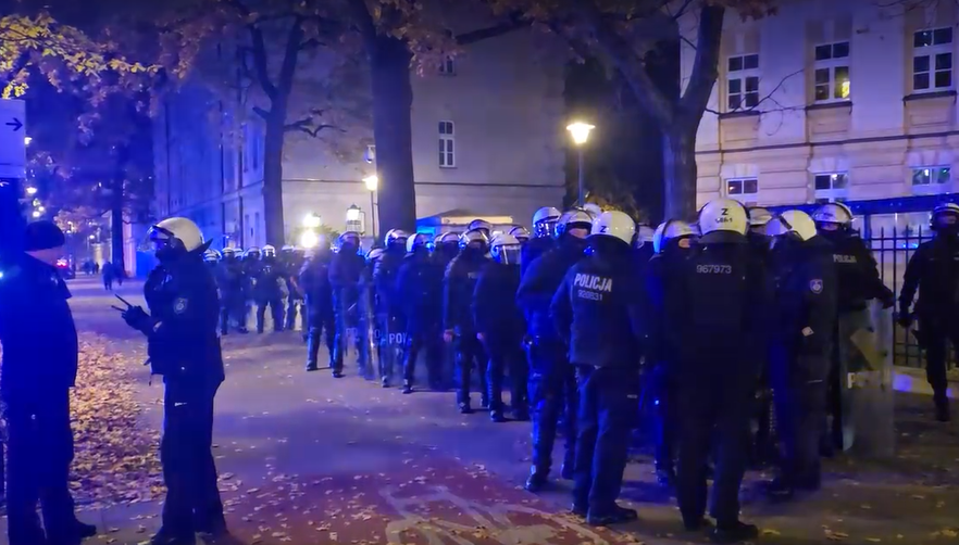 В Польше вспыхнул конфликт вокруг Конституционного трибунала: оппозиция заявляет о "госперевороте"